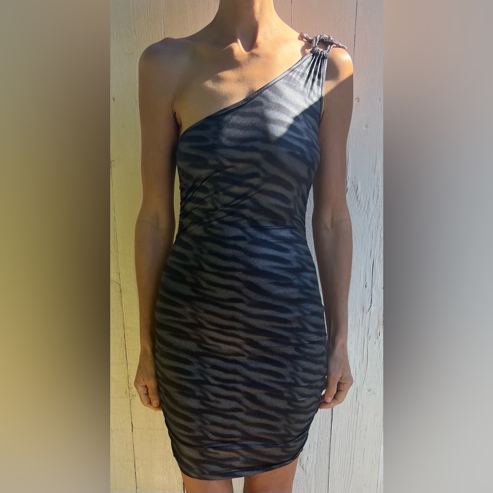 77. Symphony One-Shoulder Bandage Metallic Tiger Print Mini Dress Grey/Black (S)